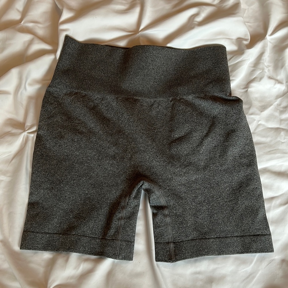 GREY AMAZON HIGH WAISTED BIKER SHORT